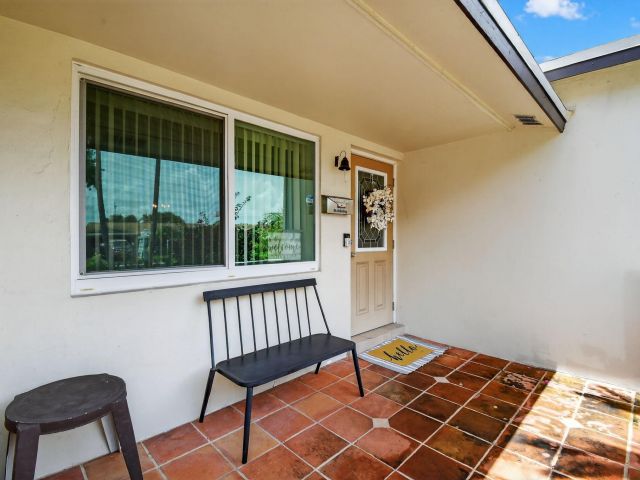 Продажа дома по адресу 5511 Van Buren Street - фото 6264614