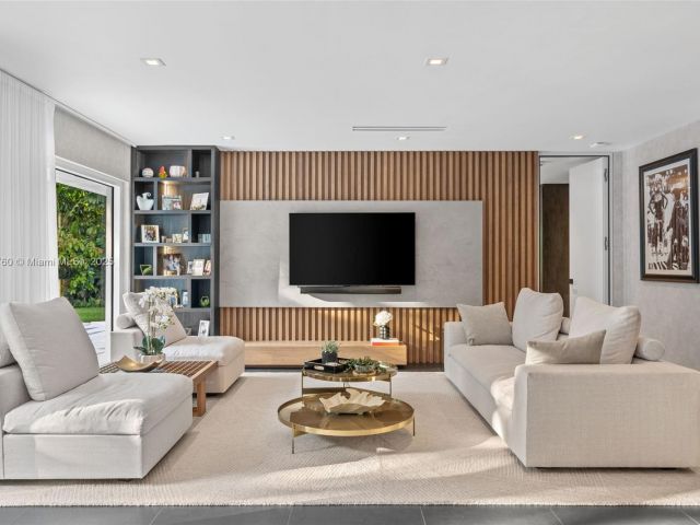 Продажа дома по адресу 4800 Bay Point Rd - фото 6238037