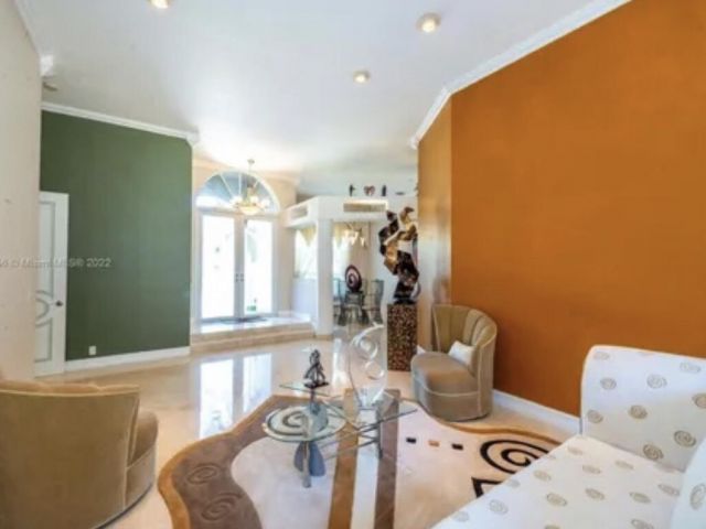 Продажа дома по адресу 423 NE 3rd Street - фото 6240109