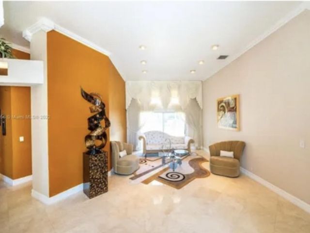 Продажа дома по адресу 423 NE 3rd Street - фото 6240113