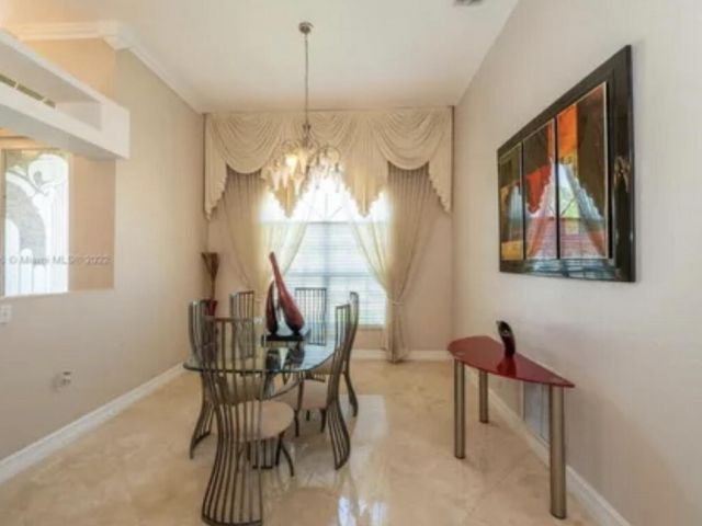 Продажа дома по адресу 423 NE 3rd Street - фото 6240114