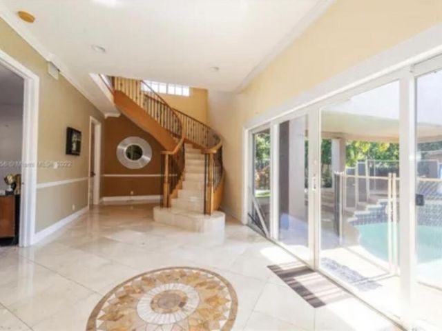 Продажа дома по адресу 423 NE 3rd Street - фото 6240115