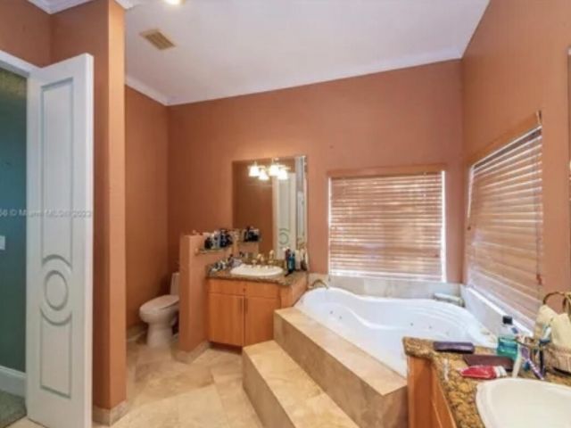 Продажа дома по адресу 423 NE 3rd Street - фото 6240116