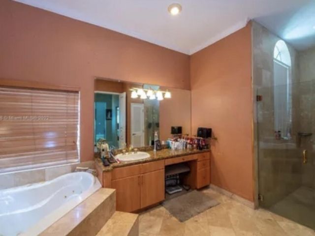 Продажа дома по адресу 423 NE 3rd Street - фото 6240117