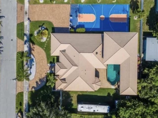 Продажа дома по адресу 423 NE 3rd Street - фото 6240122