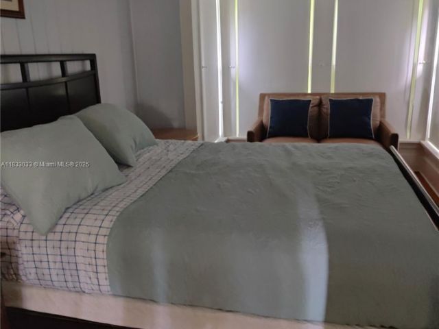 Дом в аренду по адресу 16475 SW 248th St 16475 - фото 6239533