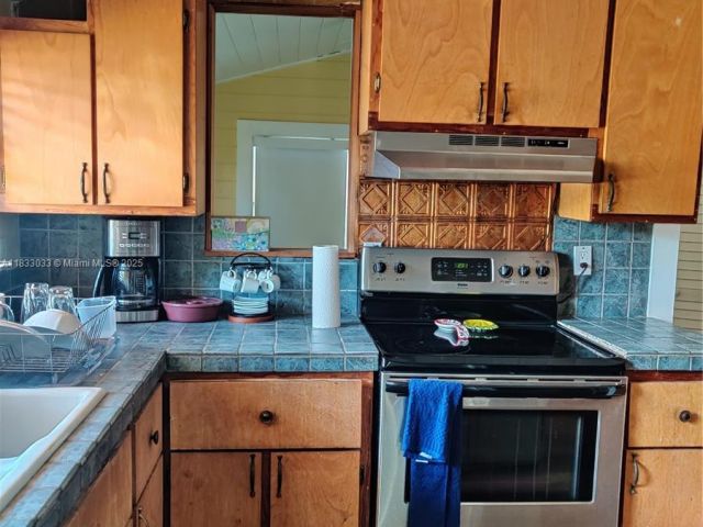 Дом в аренду по адресу 16475 SW 248th St 16475 - фото 6239538