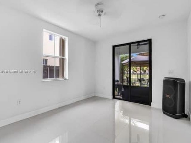 Продажа дома по адресу 7936 SW 164th Pl - фото 6239890