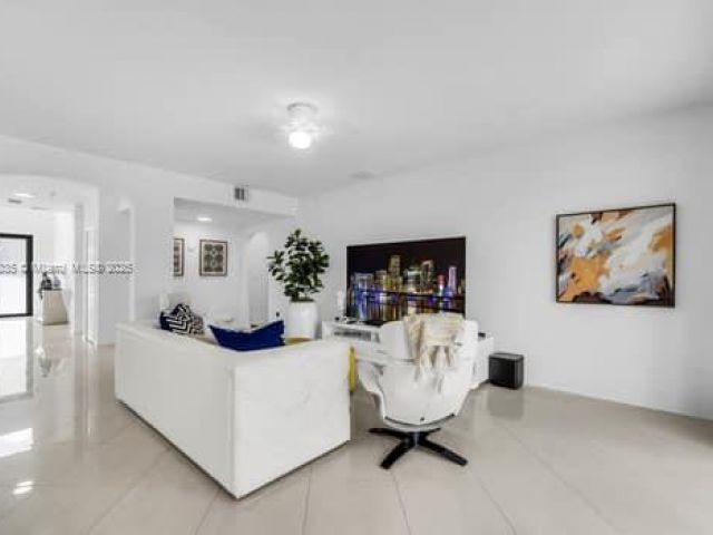 Продажа дома по адресу 7936 SW 164th Pl - фото 6239893