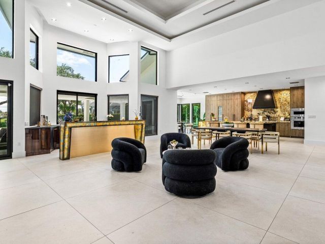 Продажа дома по адресу 4825 Bocaire Boulevard - фото 6748787