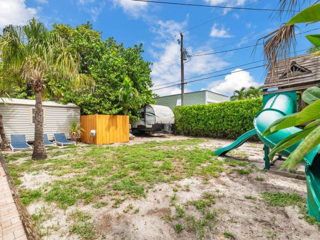 Продажа дома по адресу 1915 Lake Avenue - фото 6240389