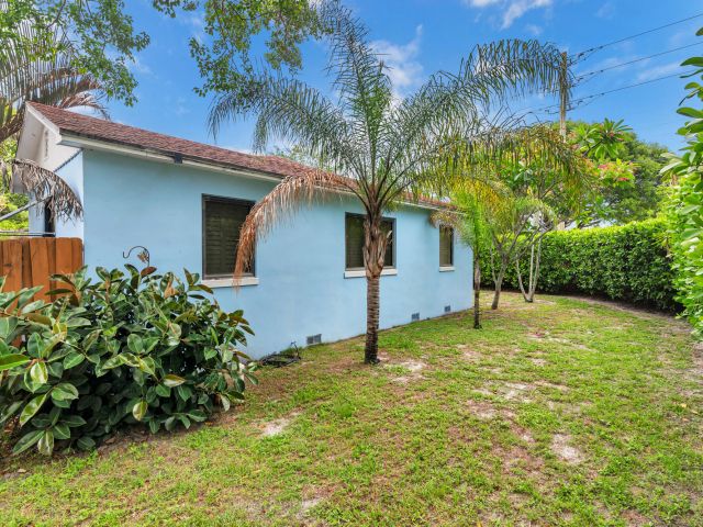 Продажа дома по адресу 1915 Lake Avenue - фото 6240391