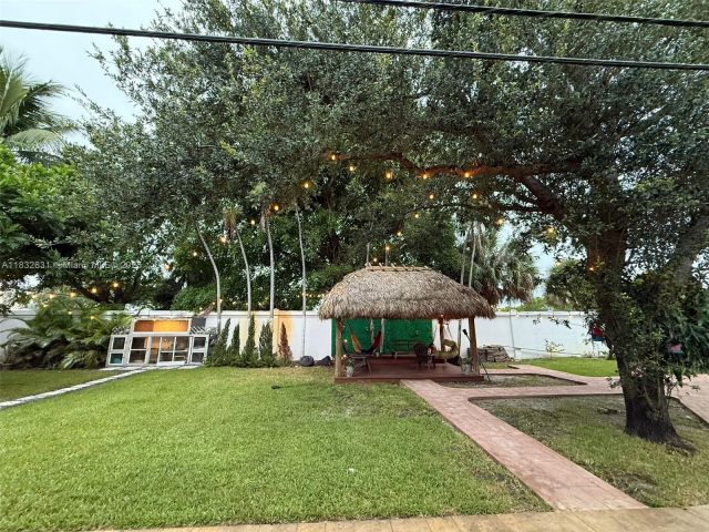 Продажа дома по адресу 5838 Madison St - фото 6239633