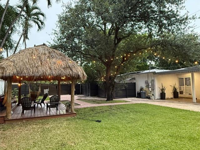 Продажа дома по адресу 5838 Madison St - фото 6239634