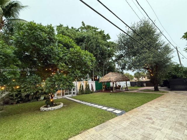 Продажа дома по адресу 5838 Madison St - фото 6239639