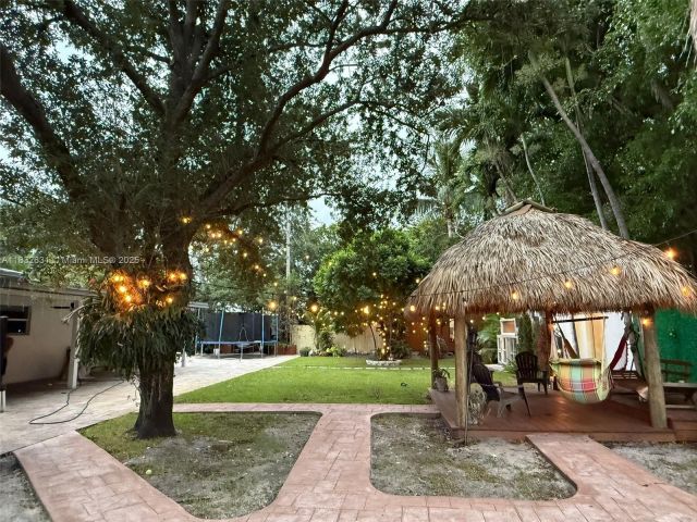 Продажа дома по адресу 5838 Madison St - фото 6239640