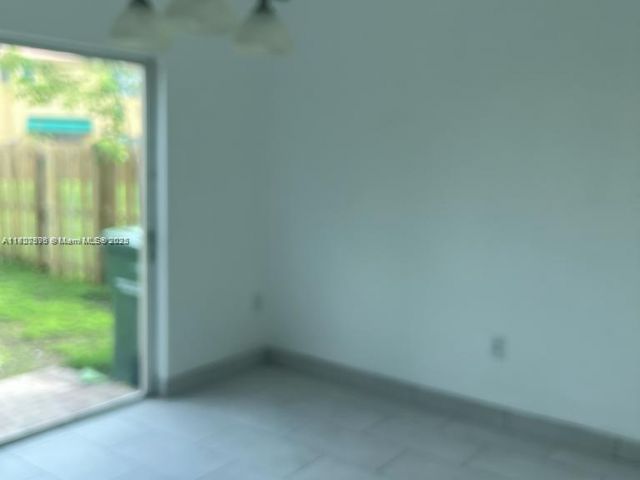 Дом в аренду по адресу 4113 NE 24th Dr 4113 - фото 6239527