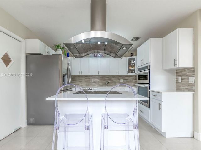 Продажа дома по адресу 4665 SW 159th Ct - фото 6238302