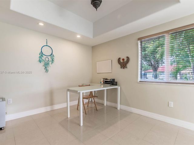 Продажа дома по адресу 4665 SW 159th Ct - фото 6238307