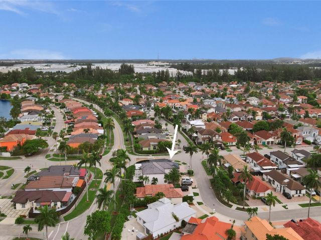 Продажа дома по адресу 898 NW 131st Ave - фото 6242603