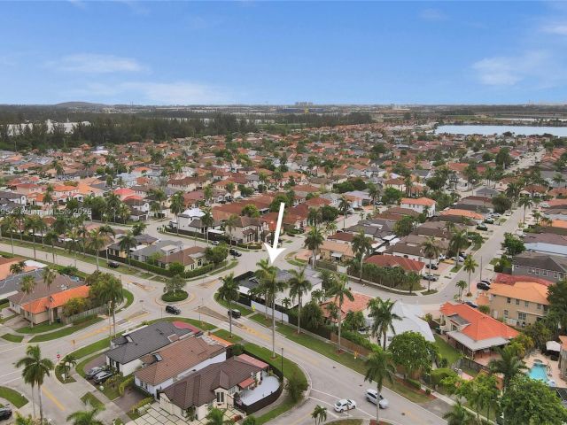 Продажа дома по адресу 898 NW 131st Ave - фото 6242604