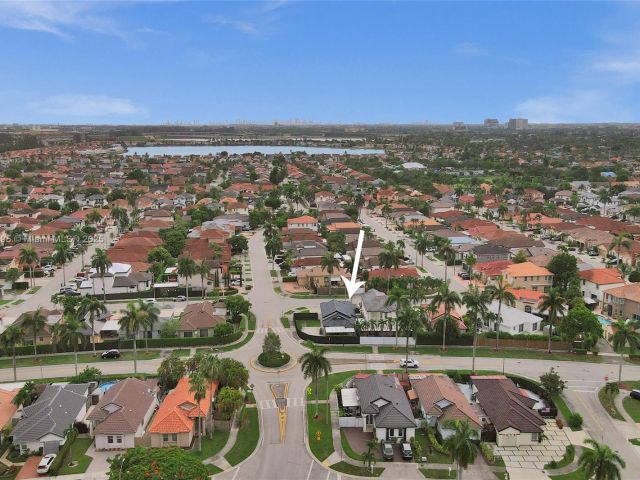 Продажа дома по адресу 898 NW 131st Ave - фото 6242605