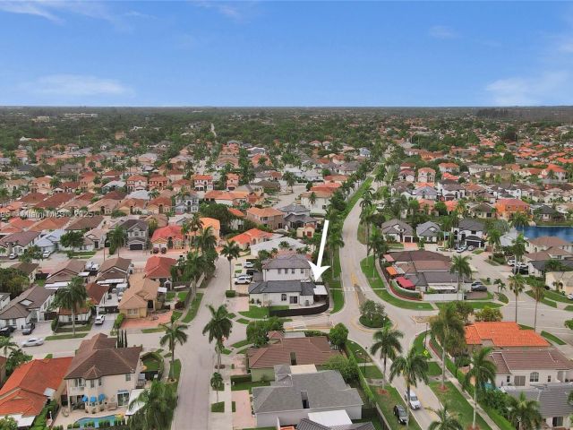 Продажа дома по адресу 898 NW 131st Ave - фото 6242607