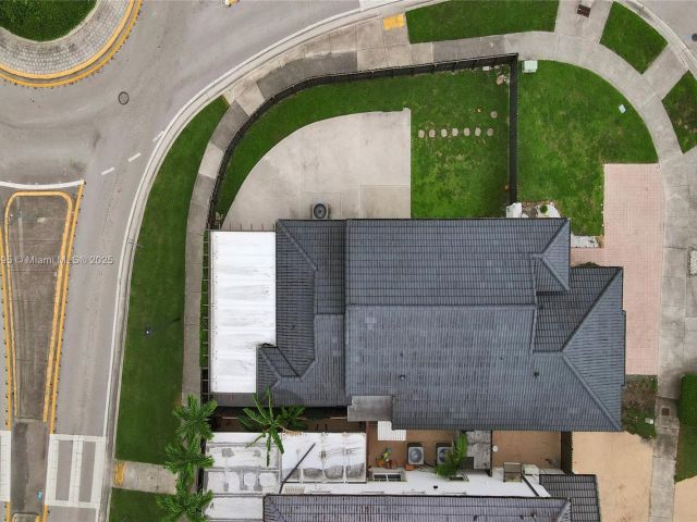 Продажа дома по адресу 898 NW 131st Ave - фото 6242610