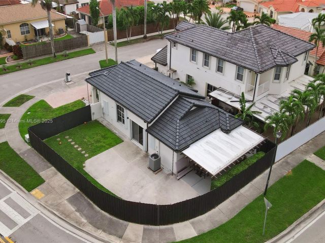 Продажа дома по адресу 898 NW 131st Ave - фото 6242612