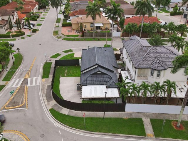 Продажа дома по адресу 898 NW 131st Ave - фото 6242614