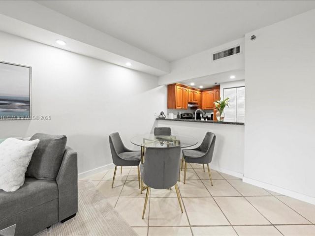 Продажа квартиры #412 - фото 6248719