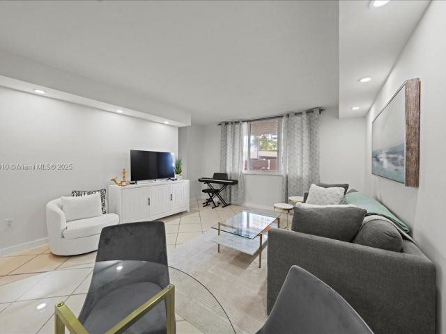 Продажа квартиры #412 - фото 6248723