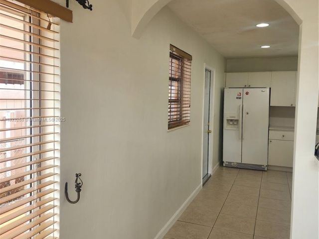 Дом в аренду по адресу 4447 NW 169th Ter - фото 6240270