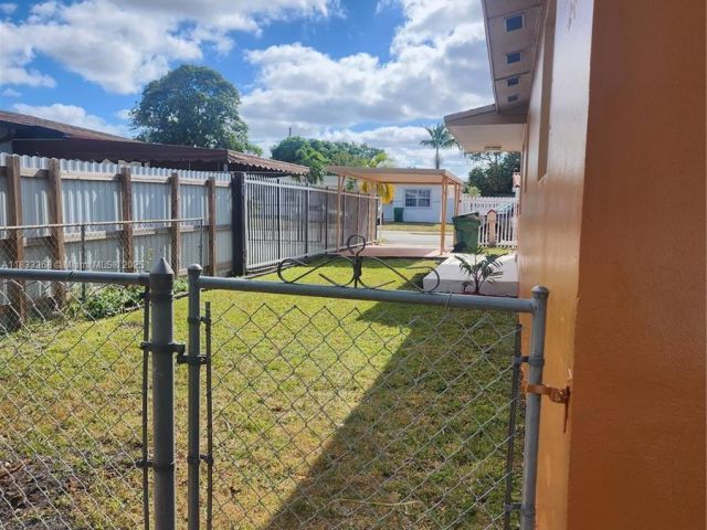 Дом в аренду по адресу 4447 NW 169th Ter - фото 6240277