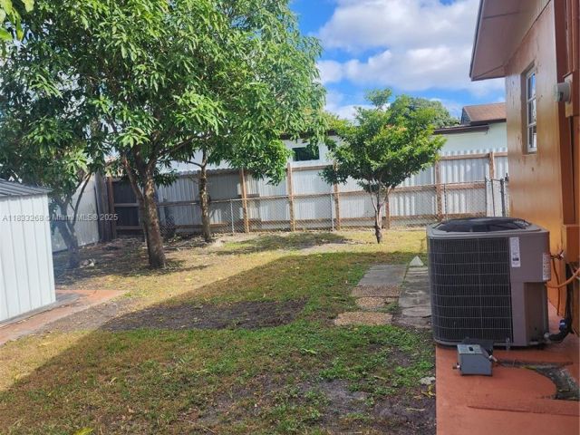 Дом в аренду по адресу 4447 NW 169th Ter - фото 6240278