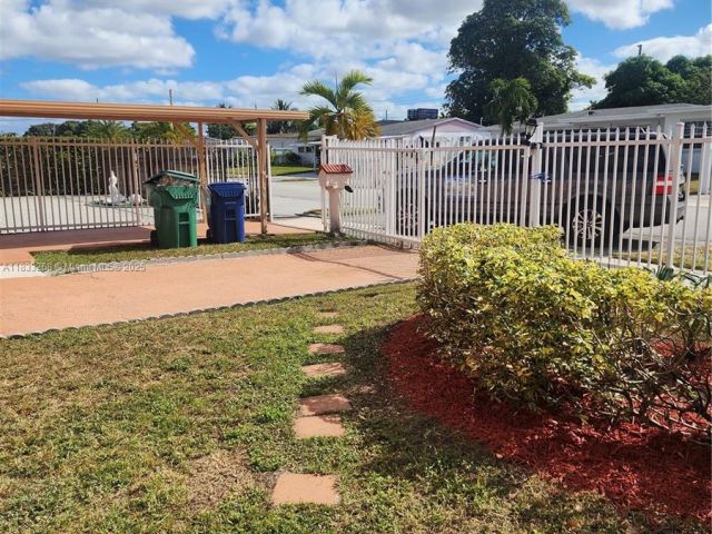 Дом в аренду по адресу 4447 NW 169th Ter - фото 6240279