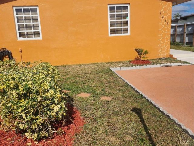 Дом в аренду по адресу 4447 NW 169th Ter - фото 6240283