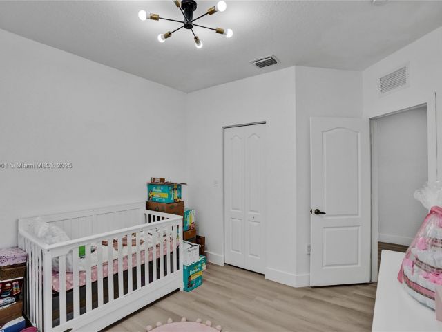 Продажа дома по адресу 20629 NW 12th Ct - фото 6254263