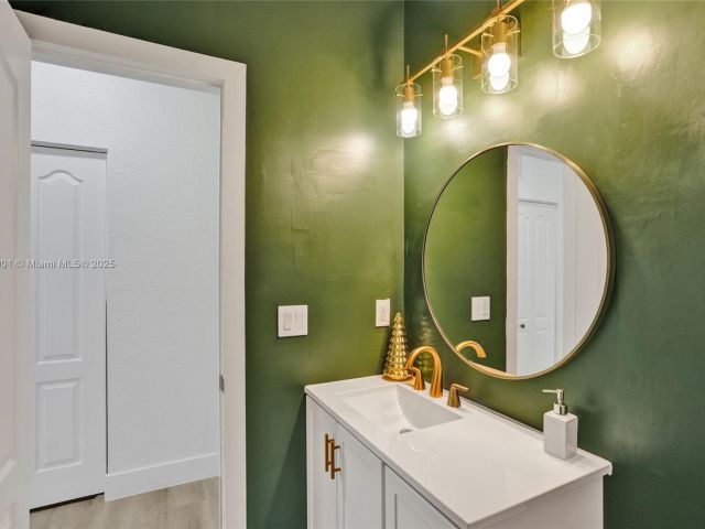 Продажа дома по адресу 20629 NW 12th Ct - фото 6254265