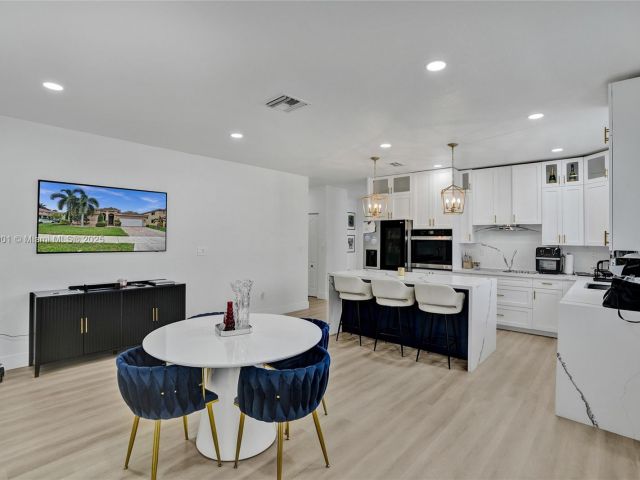 Продажа дома по адресу 20629 NW 12th Ct - фото 6254267