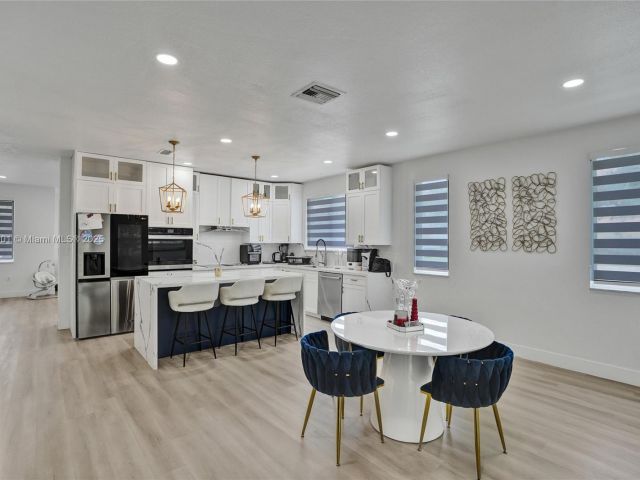 Продажа дома по адресу 20629 NW 12th Ct - фото 6254268