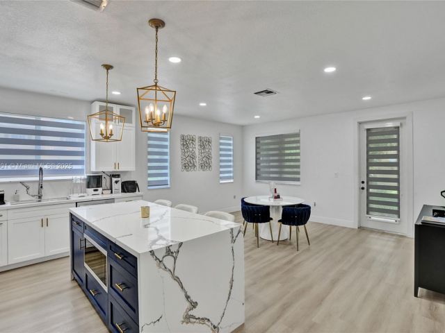 Продажа дома по адресу 20629 NW 12th Ct - фото 6254273