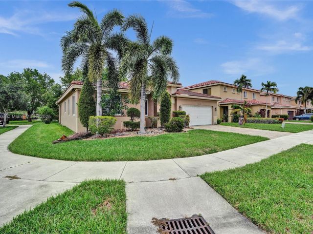 Продажа дома по адресу 20629 NW 12th Ct - фото 6254280