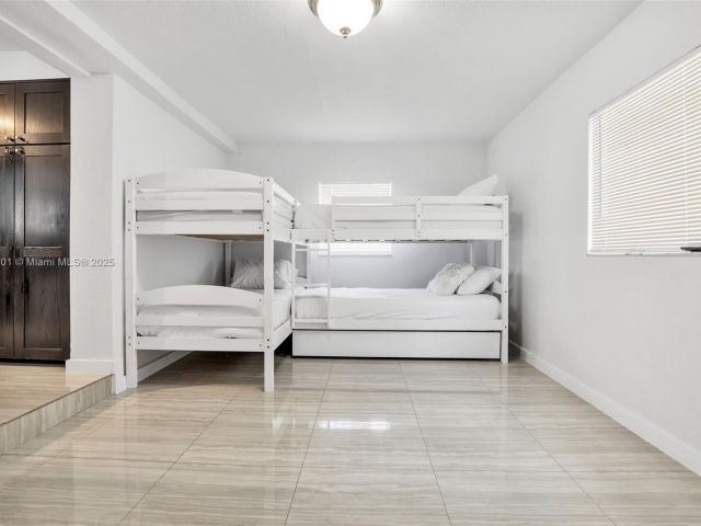 Дом в аренду по адресу  - фото 6240593