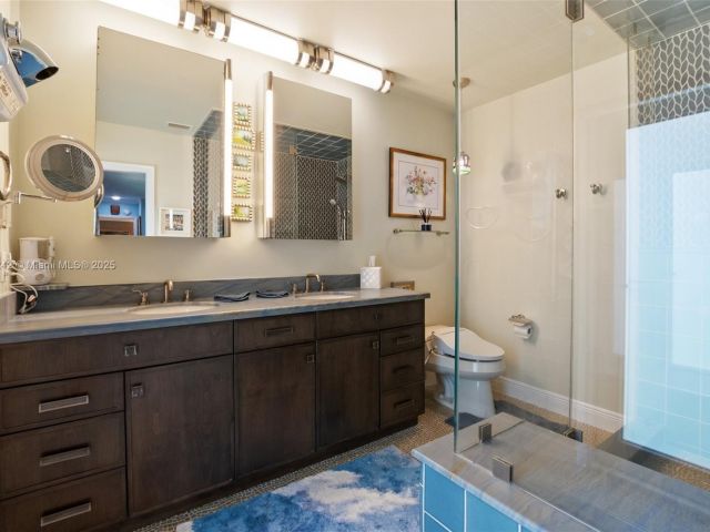 Продажа дома по адресу 2100 NE 211th Ter - фото 6245027