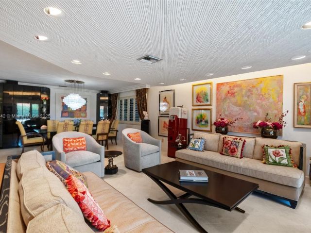 Продажа дома по адресу 2100 NE 211th Ter - фото 6245030