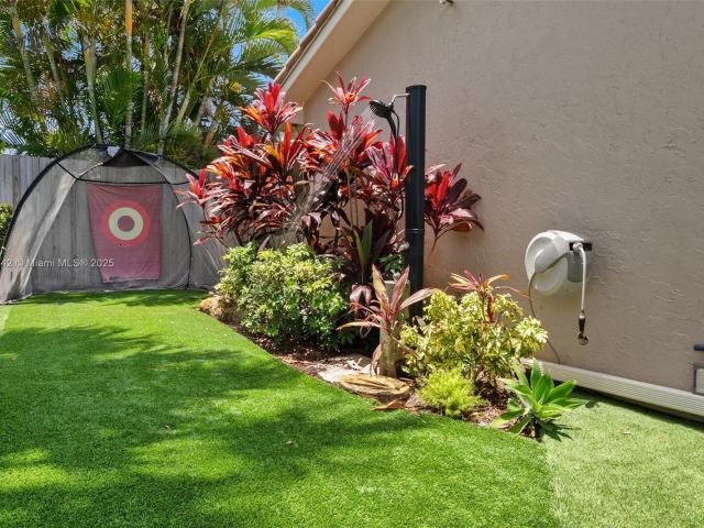 Продажа дома по адресу 2100 NE 211th Ter - фото 6245033