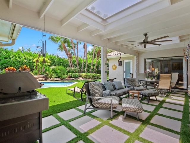 Продажа дома по адресу 2100 NE 211th Ter - фото 6245034