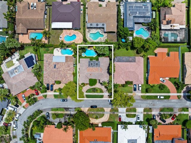 Продажа дома по адресу 2100 NE 211th Ter - фото 6245039