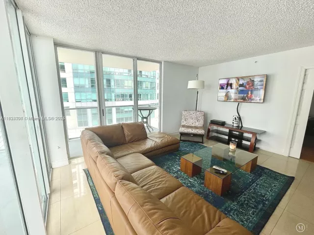 Продажа квартиры #1401 - фото 6241628